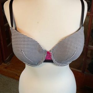 Gently worn cacique size 42 C